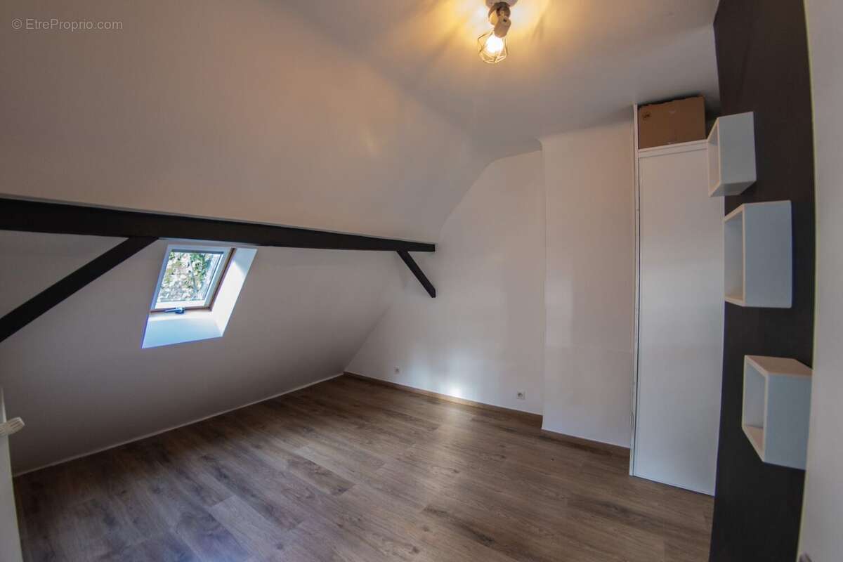 Chambre - Maison à MEZY-SUR-SEINE