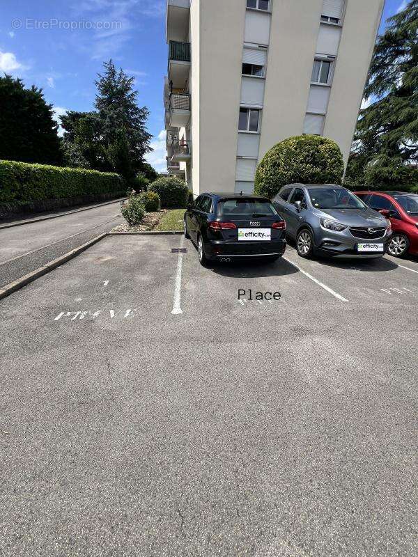 Appartement à MEYZIEU