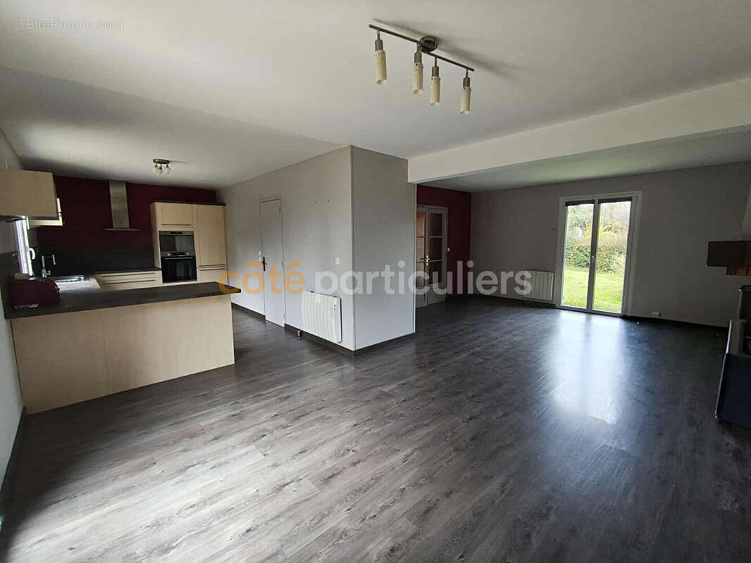 Maison à SAINT-PIERRE-SUR-DIVES