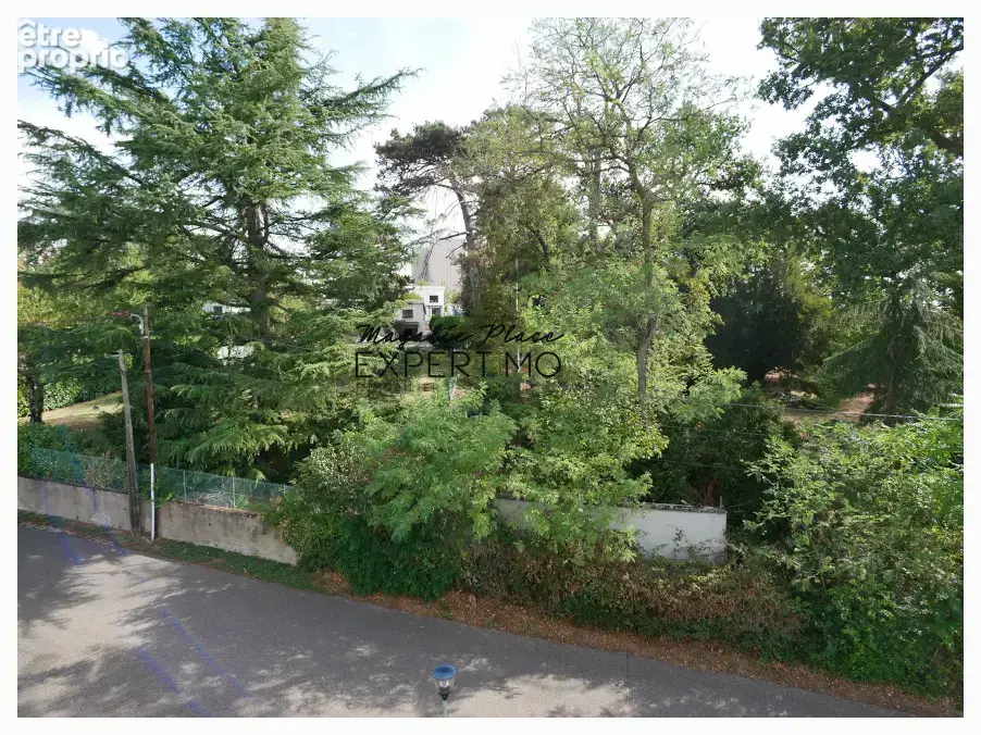 Appartement dans un environnement verdoyant calme avec cave et parking - photo 9