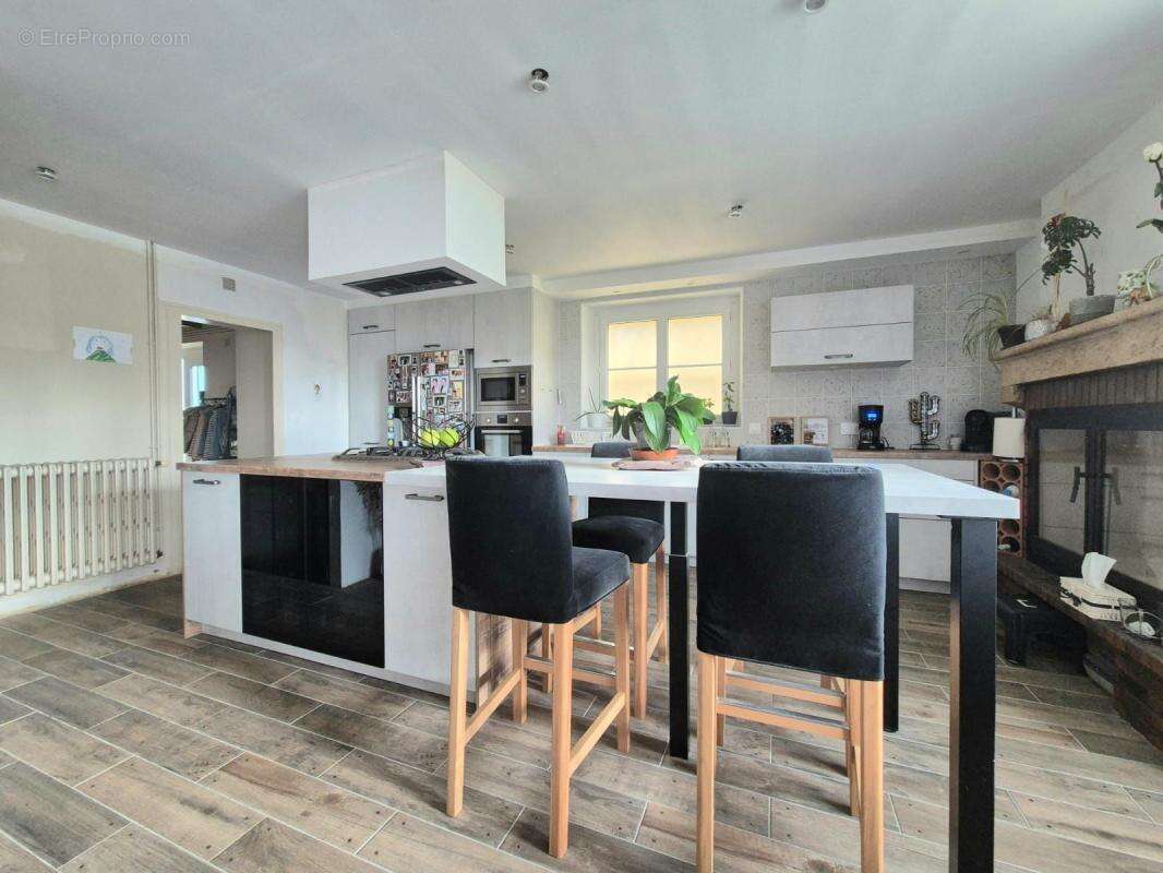 Maison à SAINT-MARTIN-DE-SESCAS