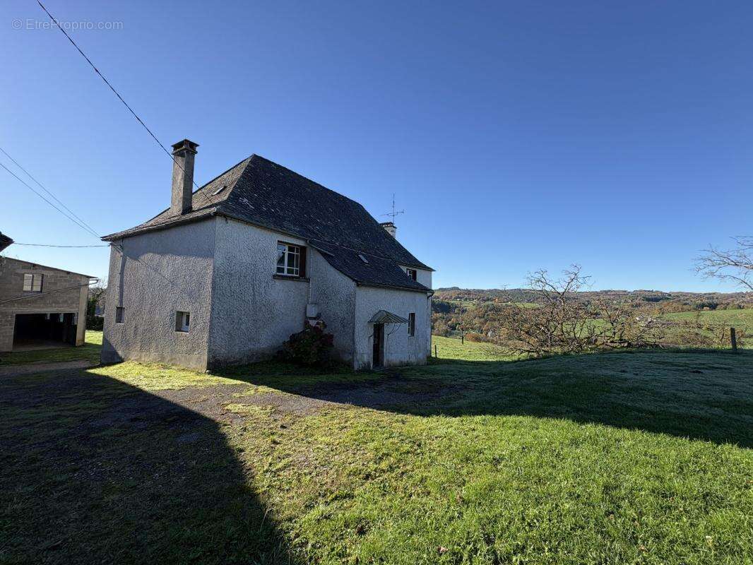 Maison à ALBUSSAC