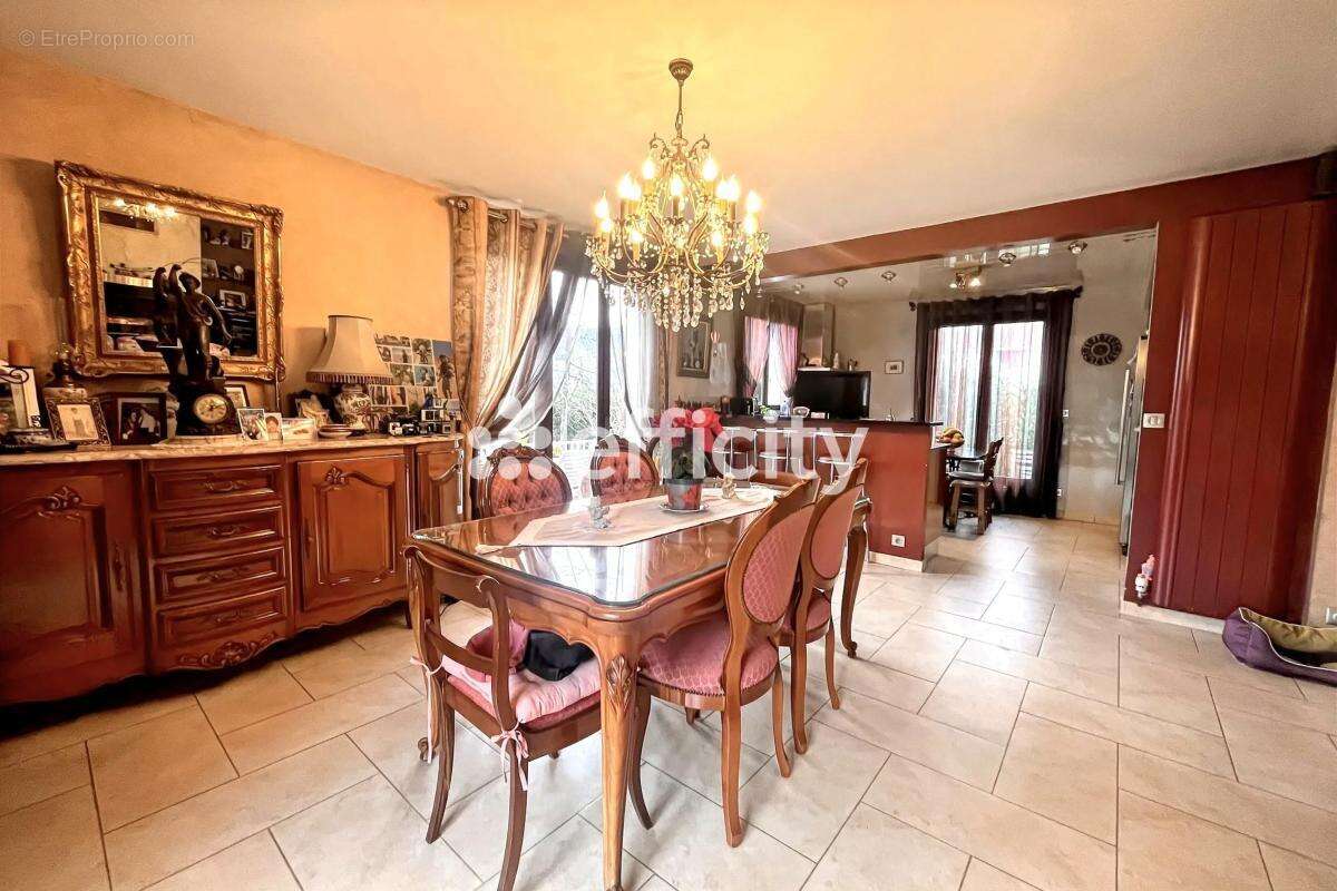 Maison à AULNAY-SOUS-BOIS