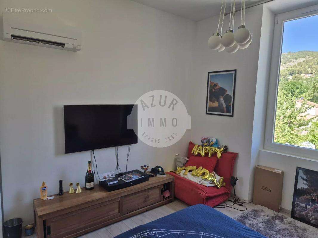 Appartement à ROQUEVAIRE