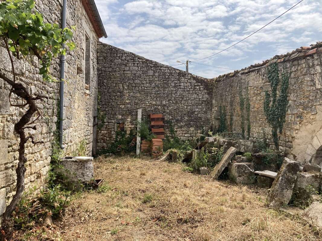 Autre à SOYAUX