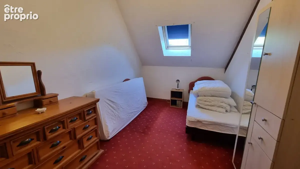 MORBIHAN, Proche de Rohan, Charmante maison mitoyenne d'extrémité avec 2 chambres, vendu meublé - photo 12