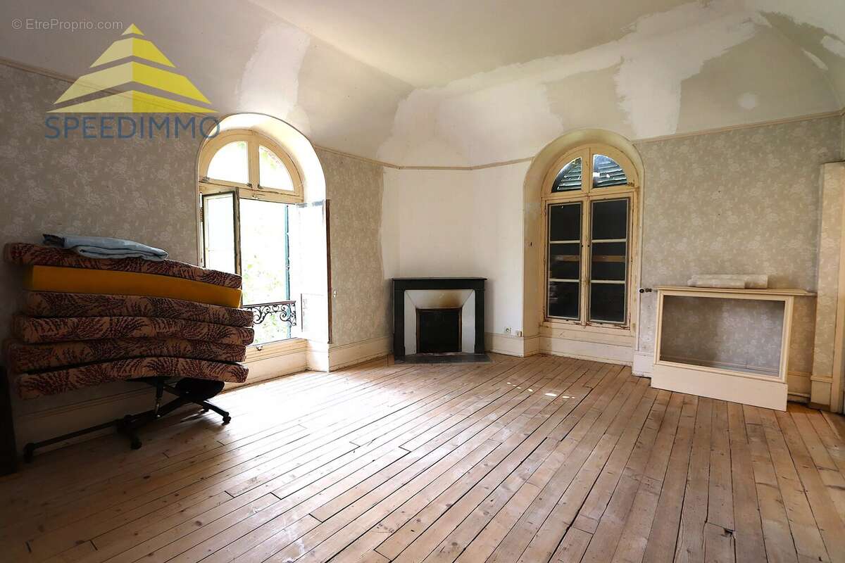 Maison 146 m² à Varennes-Jarcy  - photo 11
