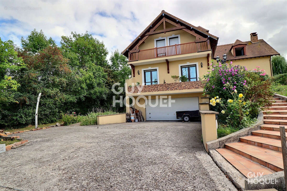 A VENDRE Villa Brétigny Sur Orge 11 pièces 247 m2 sur 1000 m² de terrain - photo 2