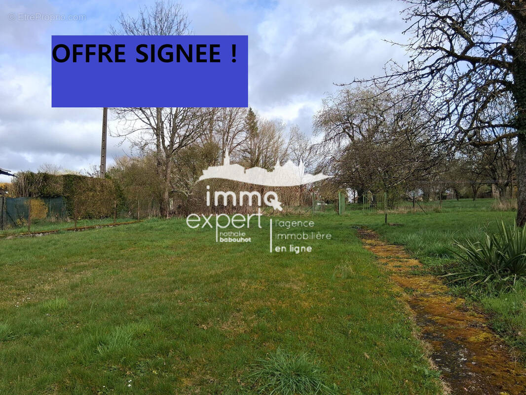 Terrain à CONTREXEVILLE
