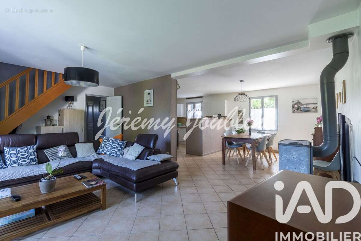 Photo 3 - Maison à JOUY-LE-MOUTIER