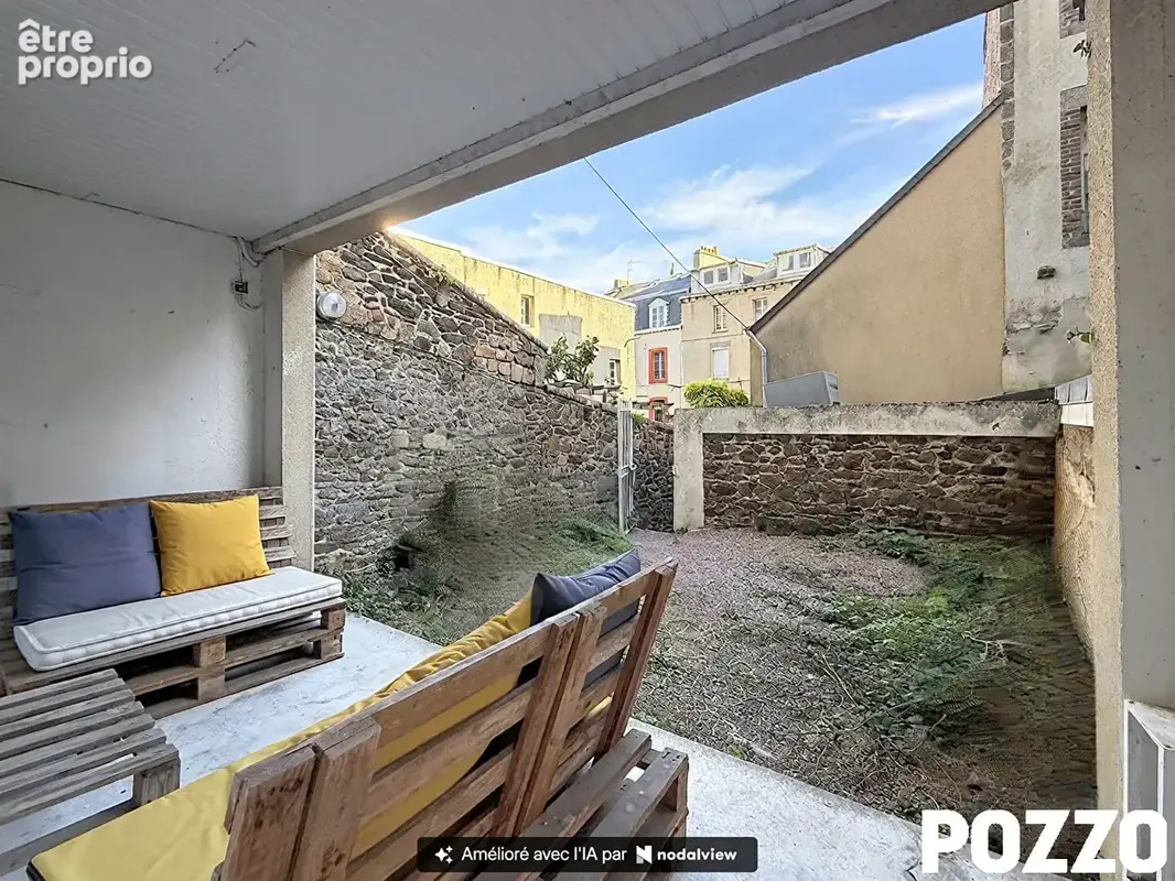 Appartement Granville 1 pièce 21.85 m2 Courette et terrasse - photo 2