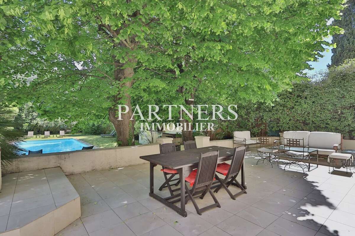 Maison 315 m² à Aix-En-Provence  - photo 4