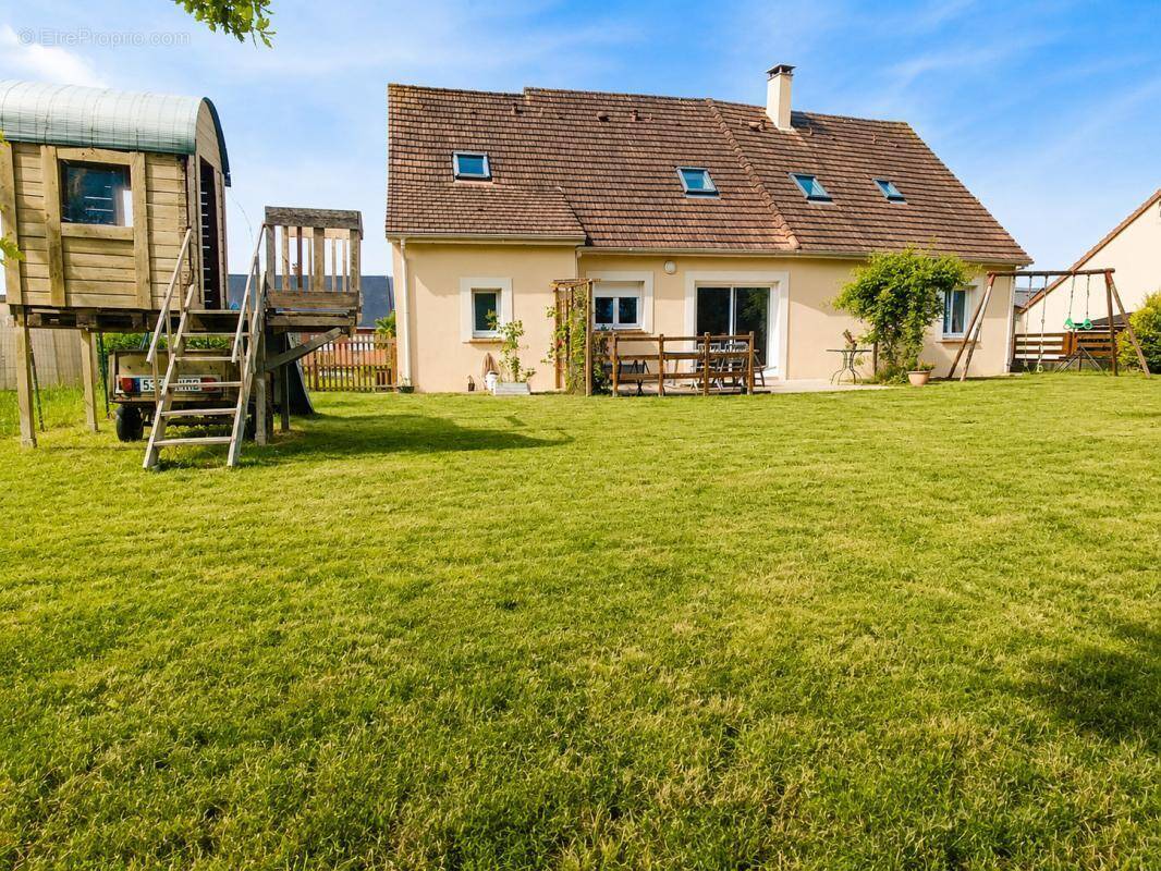 Maison à LOUE