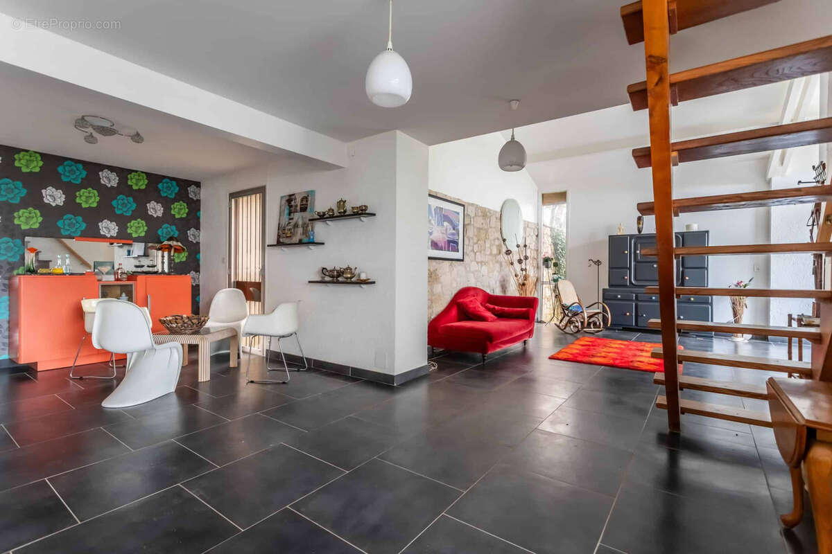 Village property with gite/annexe - photo 9