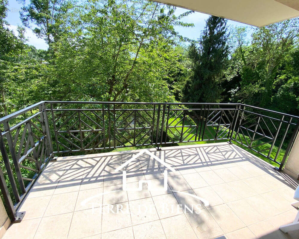 Appartement de standing de 165 m2 - Séjour 67 m2, 3 chambres  et terrasses de 17m2 - photo 16