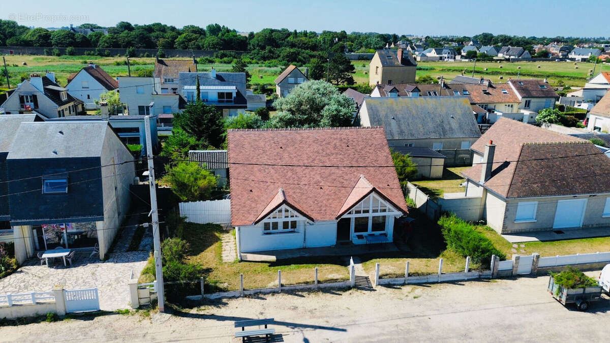 A VENDRE  FRONT DE MER Maison 3 pièces à vendre à Bernières-sur-Mer - Rare sur le marché - photo 6