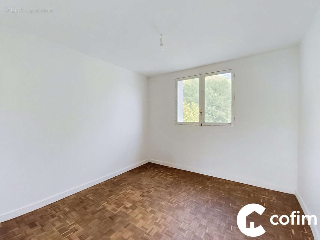 Appartement 69 m² à Gelos  - photo 8