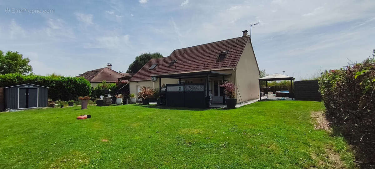 Maison à DOUY