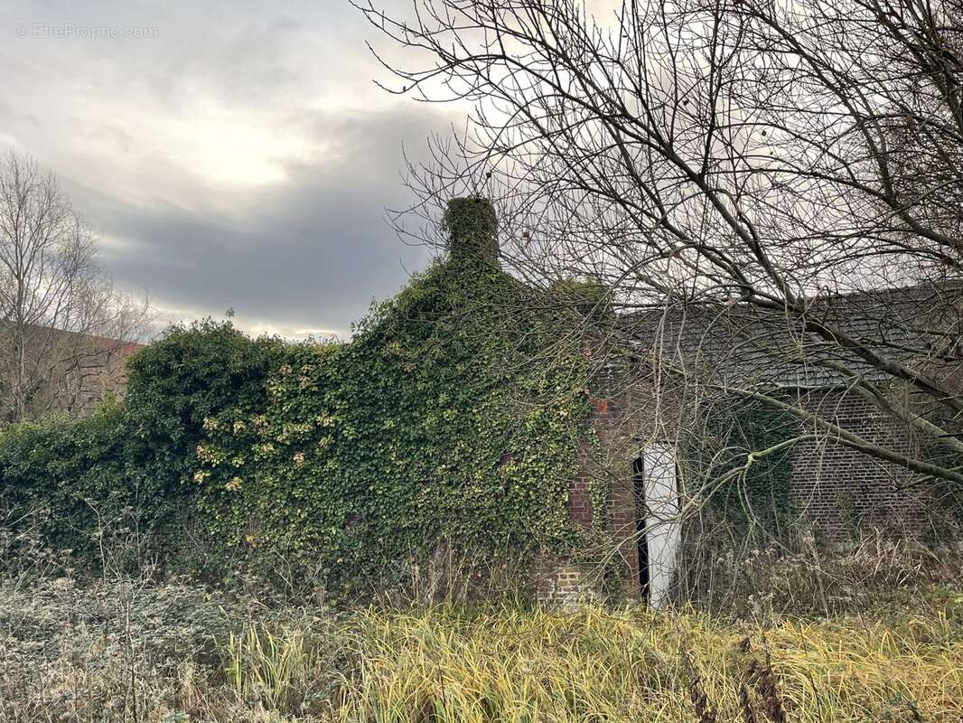 Terrain à ISBERGUES