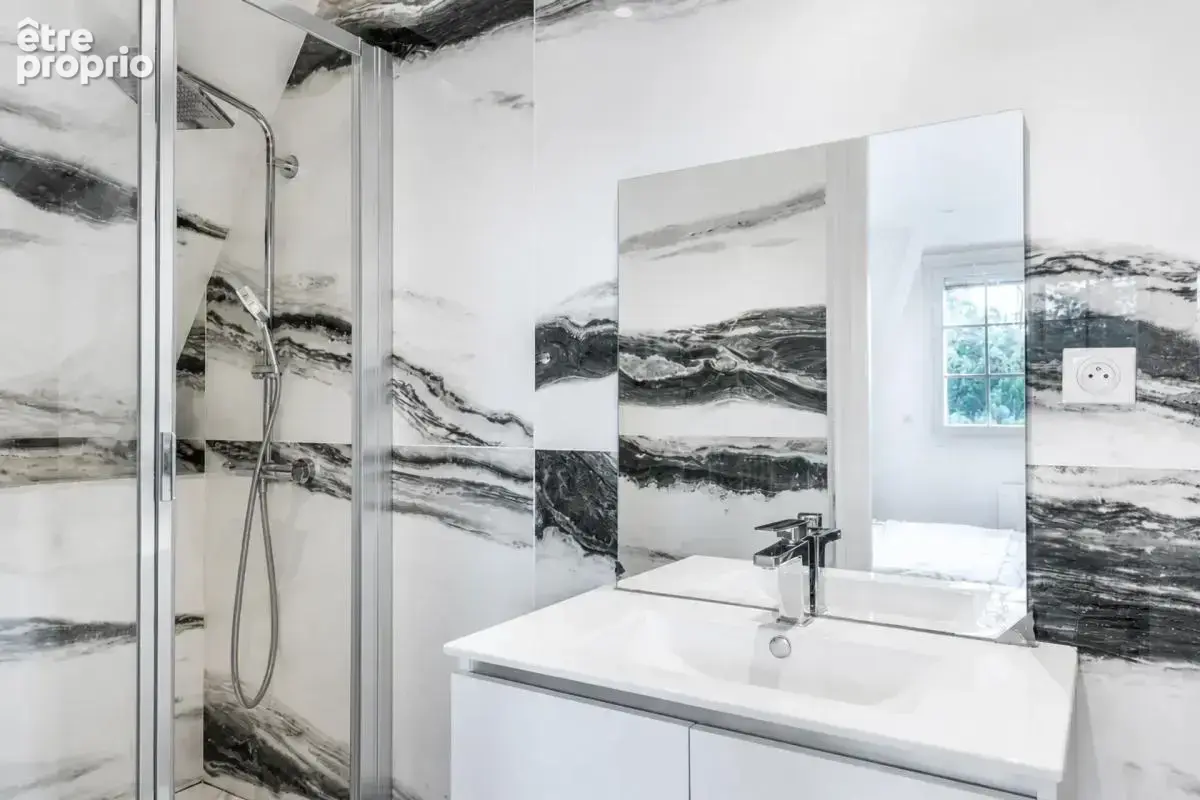 Villa de prestige à Saint-Laurent-de-Mur 450 m² - photo 12
