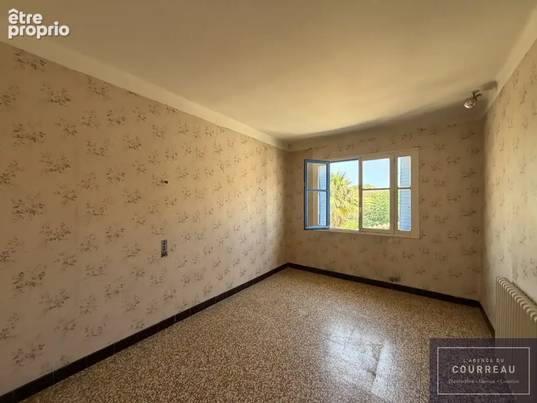 POMEROLS -Maison de Village de 143m2 avec un grand garage- - photo 5