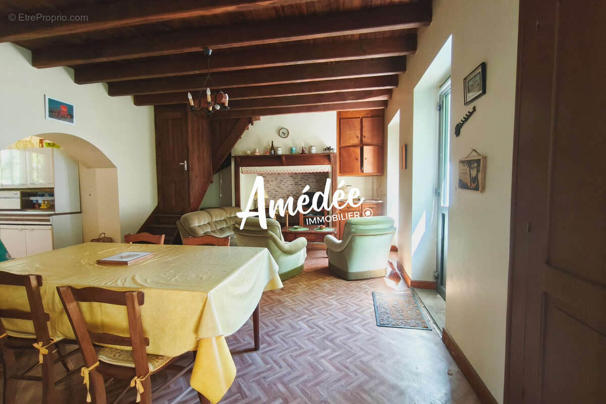 Maison 57 m² à Aynac  - photo 8