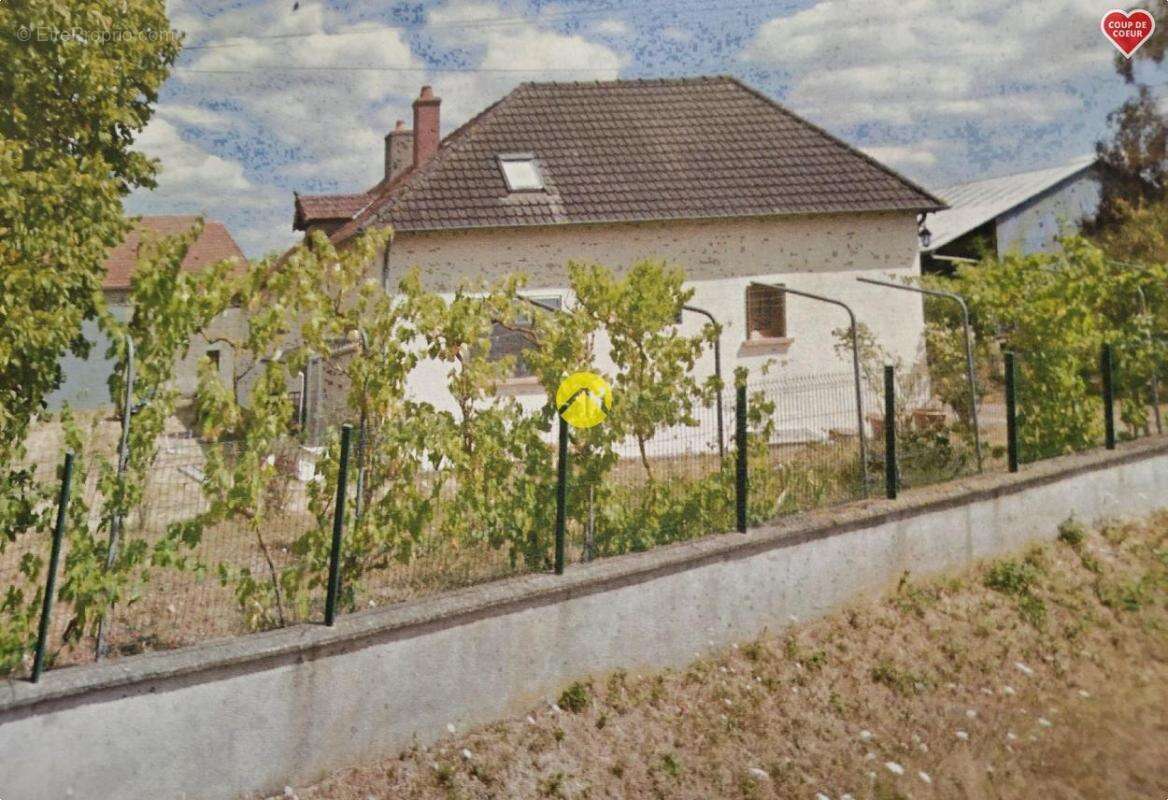 Maison à SAINT-AMAND-MONTROND