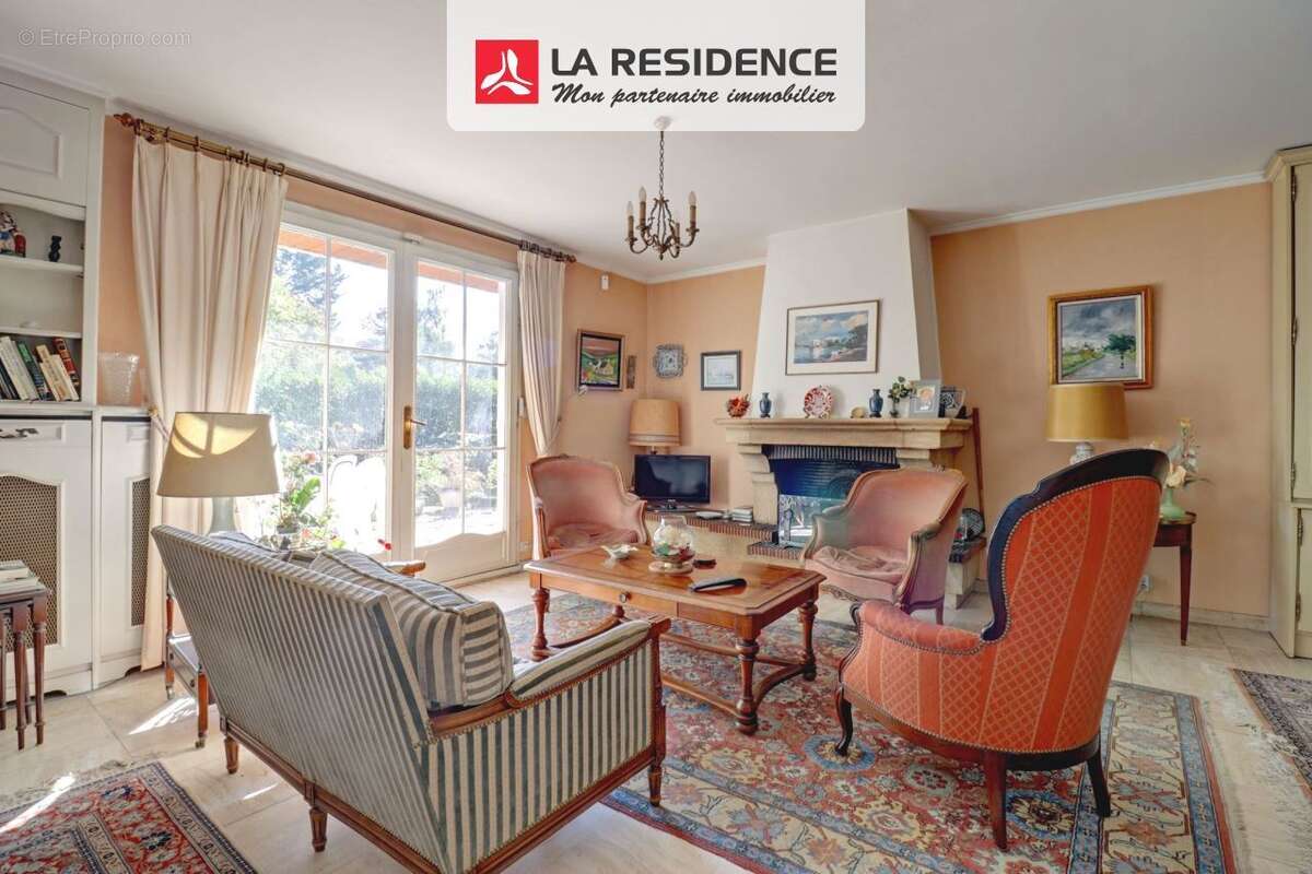 Maison à VERNEUIL-SUR-SEINE