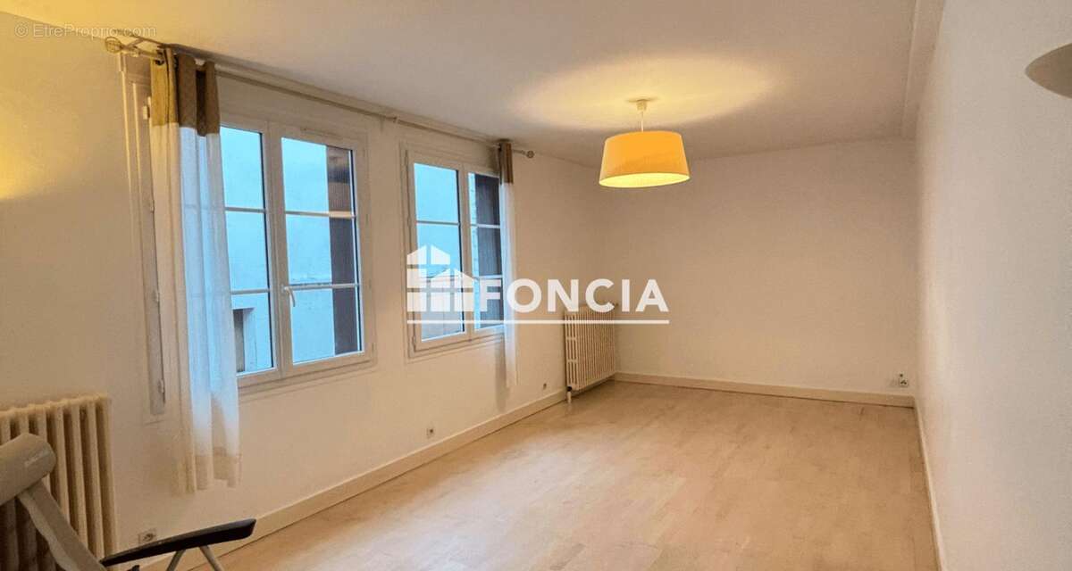 Maison à AZAY-LE-RIDEAU