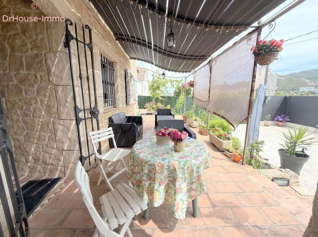 Appartement 79 m² à Marseille-11e  - photo 4