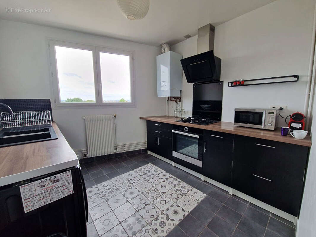 Appartement à LE MESNIL-LE-ROI