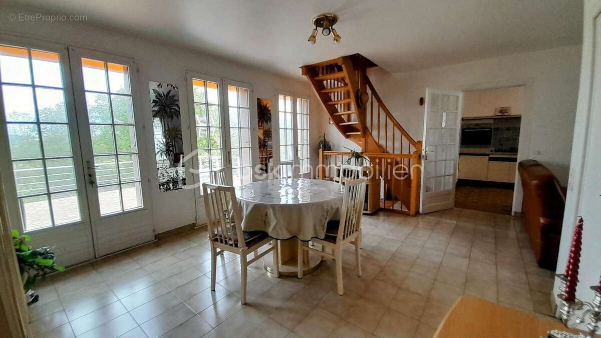 Maison à CHALIFERT