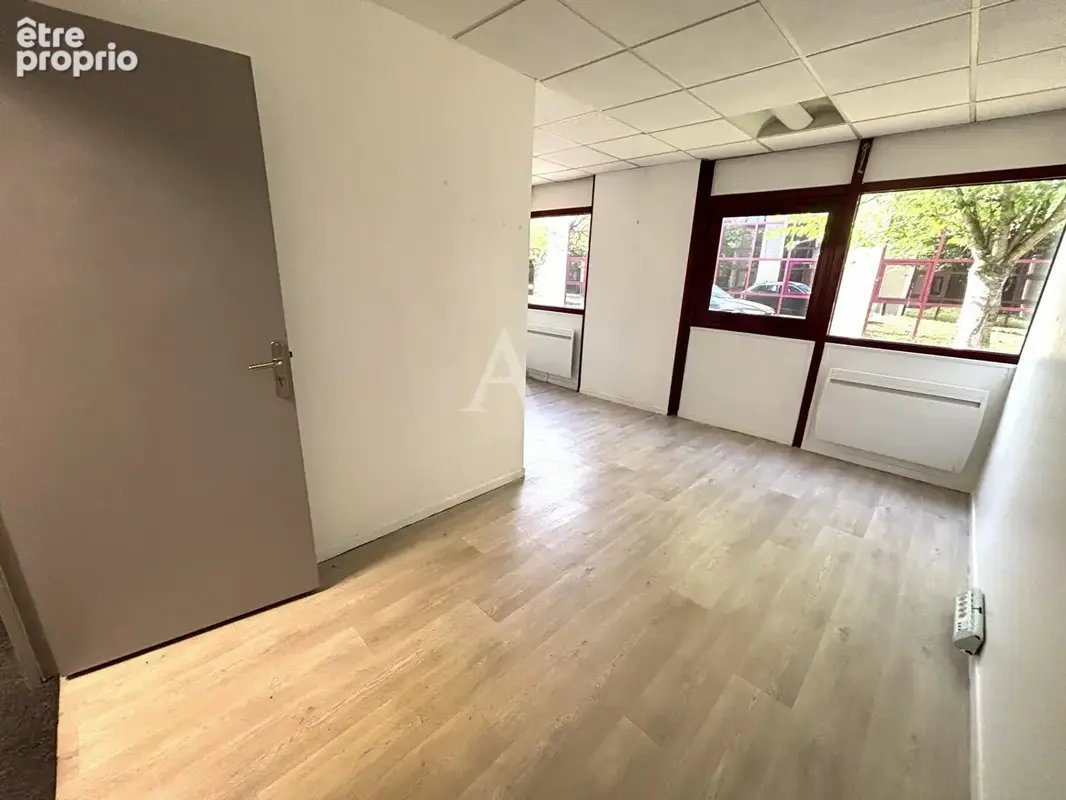 Bureaux pontoise rdc - 70m² - photo 2