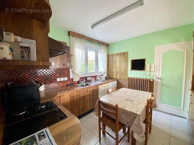 Maison à CONDE-SUR-VIRE