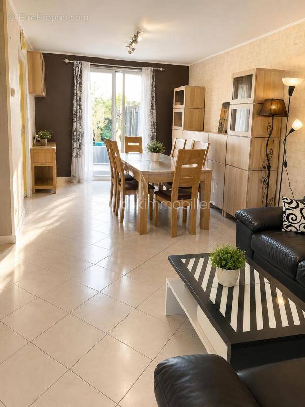Maison à VILLETANEUSE