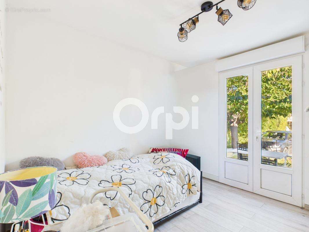 Maison à TOURRETTES