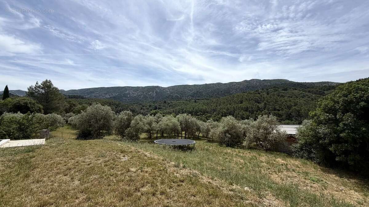 Maison 174 m² à Aix-En-Provence  - photo 2