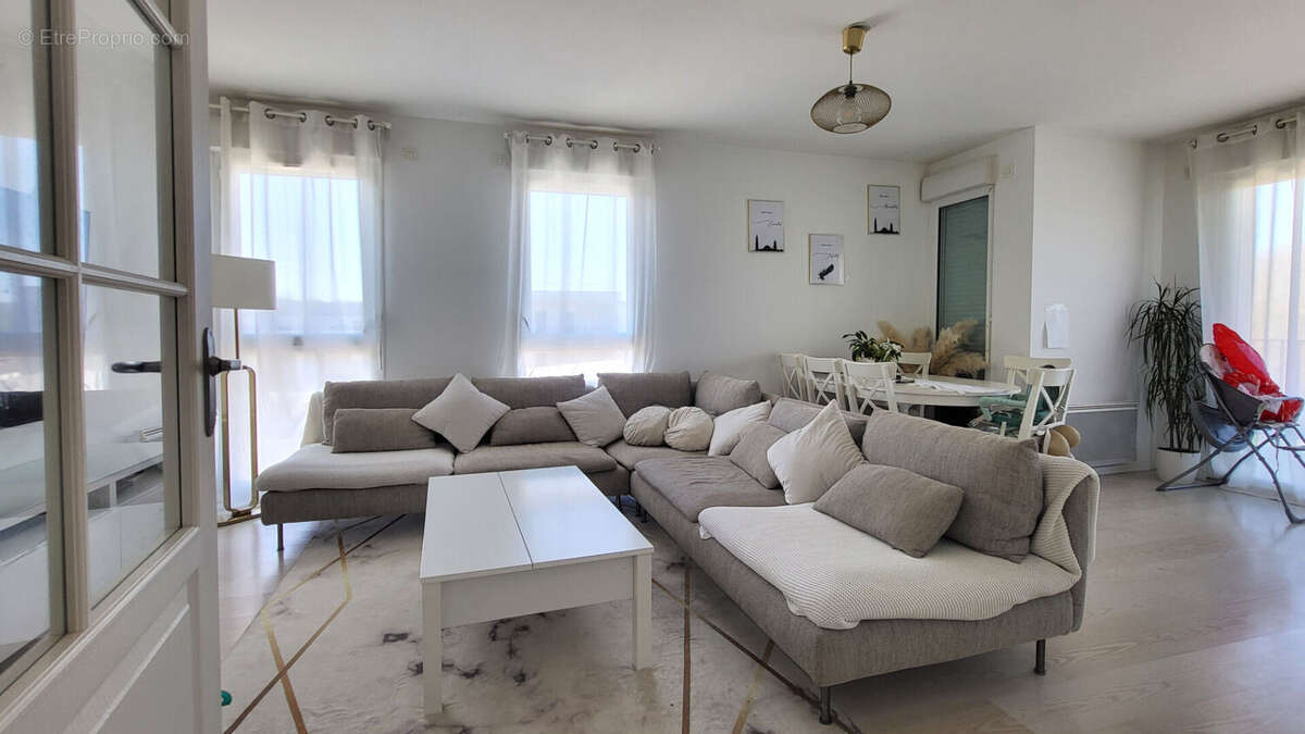 Appartement à EPERNON