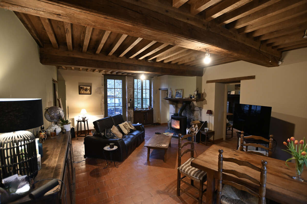 Maison à DUN-LES-PLACES