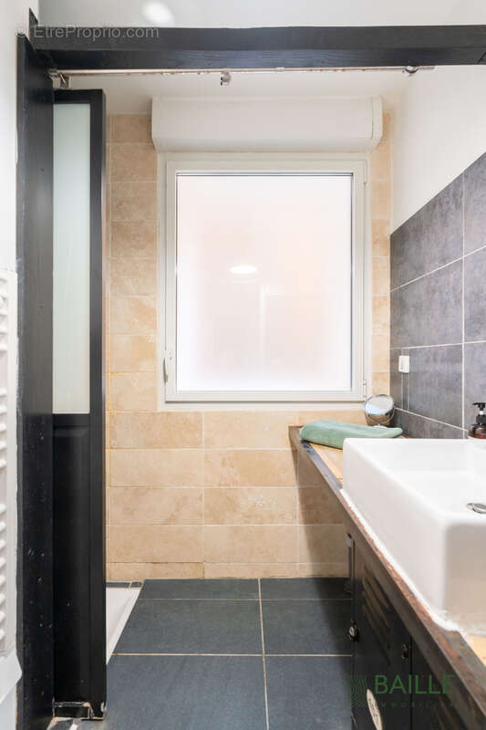 Appartement à MARSEILLE-2E