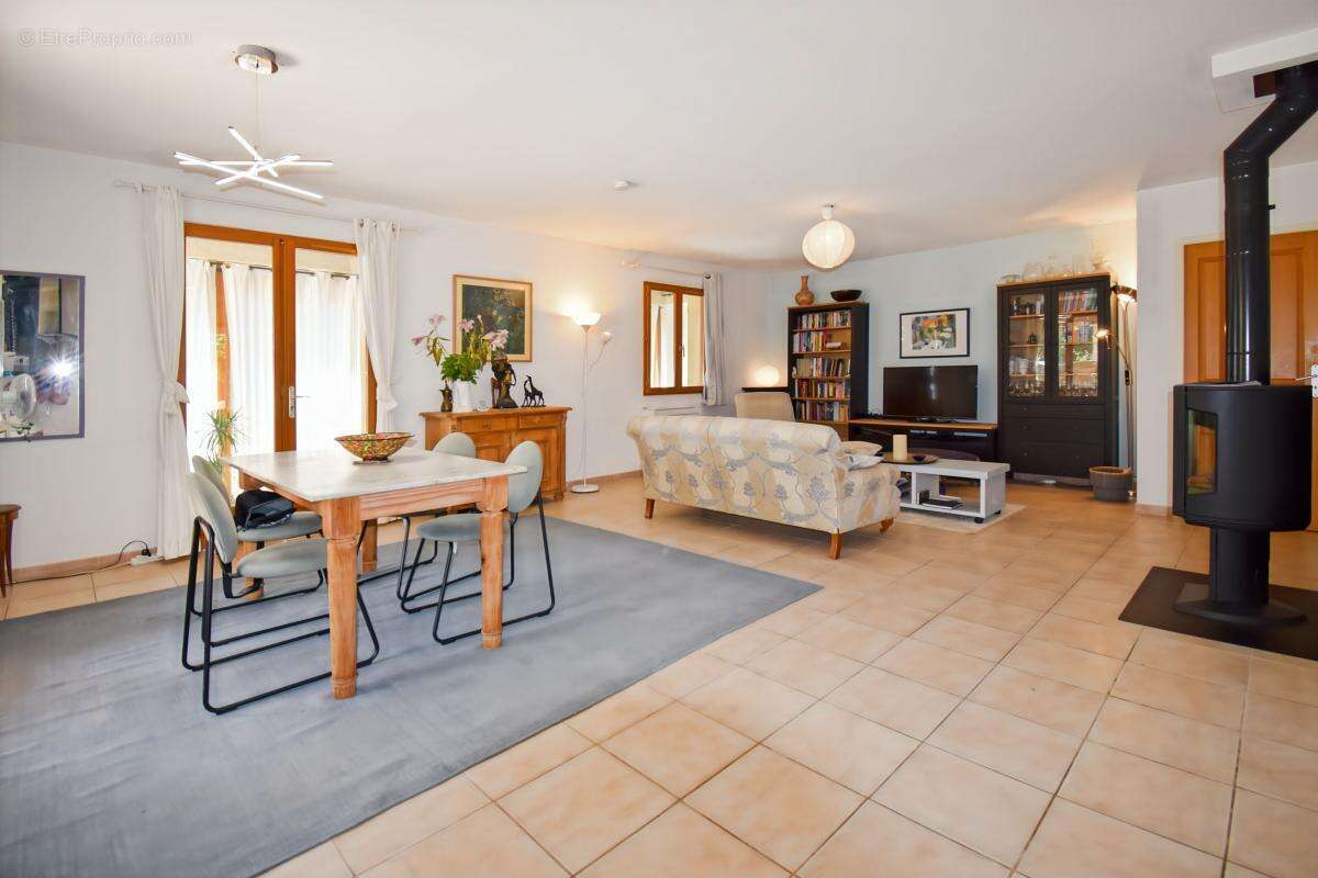 Maison à VERS-PONT-DU-GARD