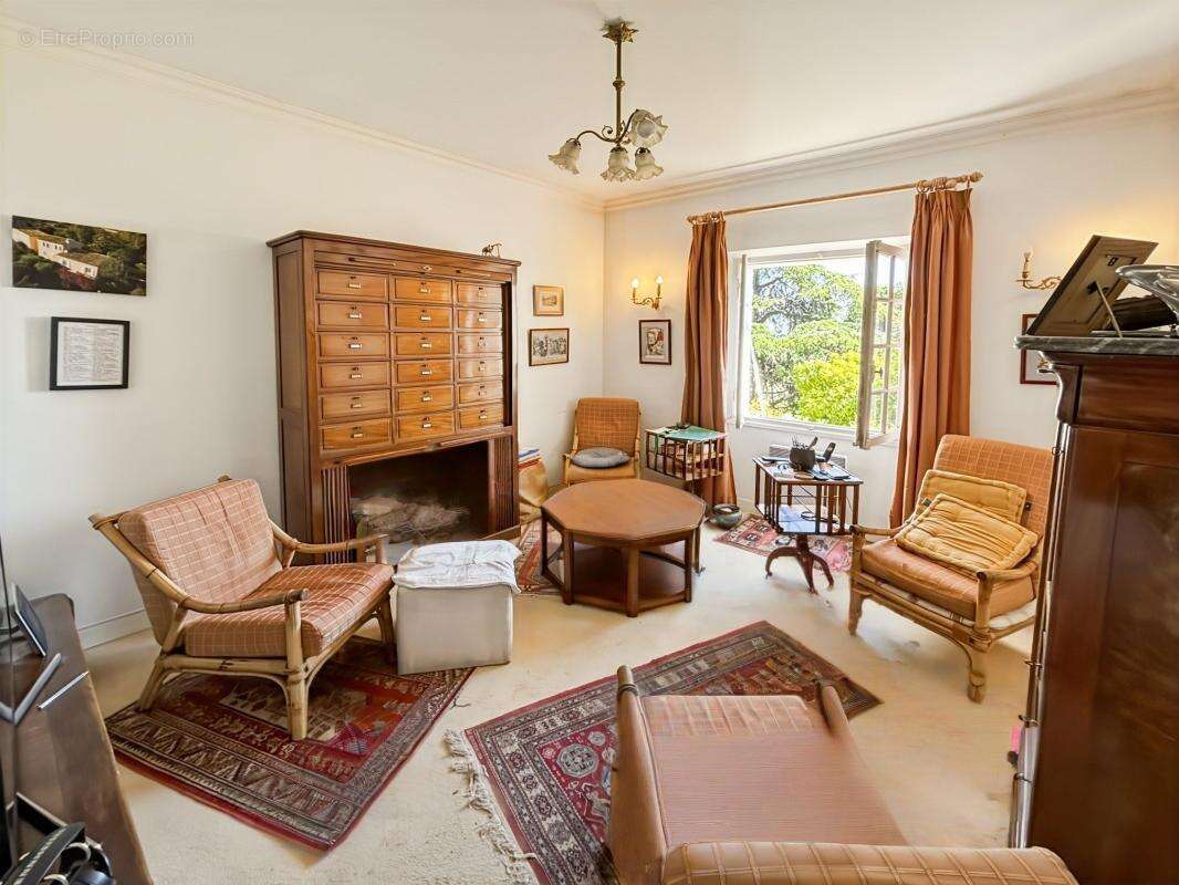 Nice gairaut – villa provençale avec vue mer, piscine, terrain de 2 000 m² et garage de 100 m² - photo 18