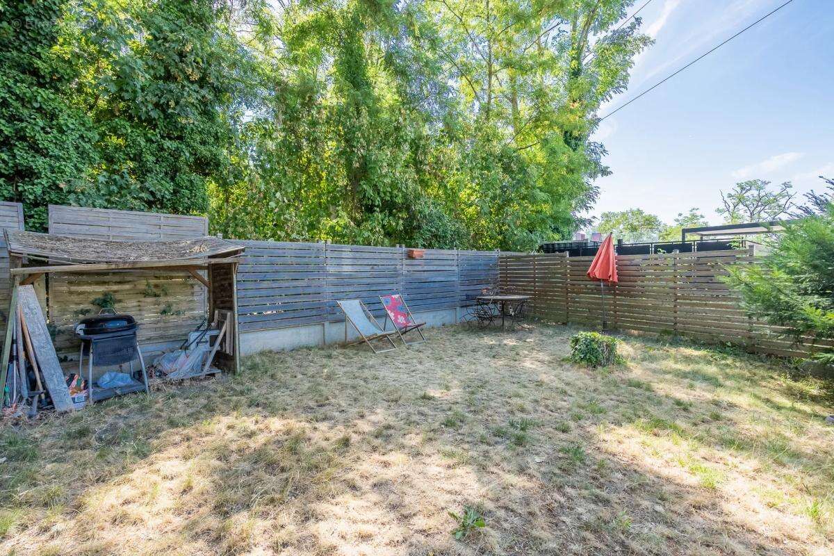 Loft de 4 pièces de 200 m² à Neuilly-Plaisance - photo 11