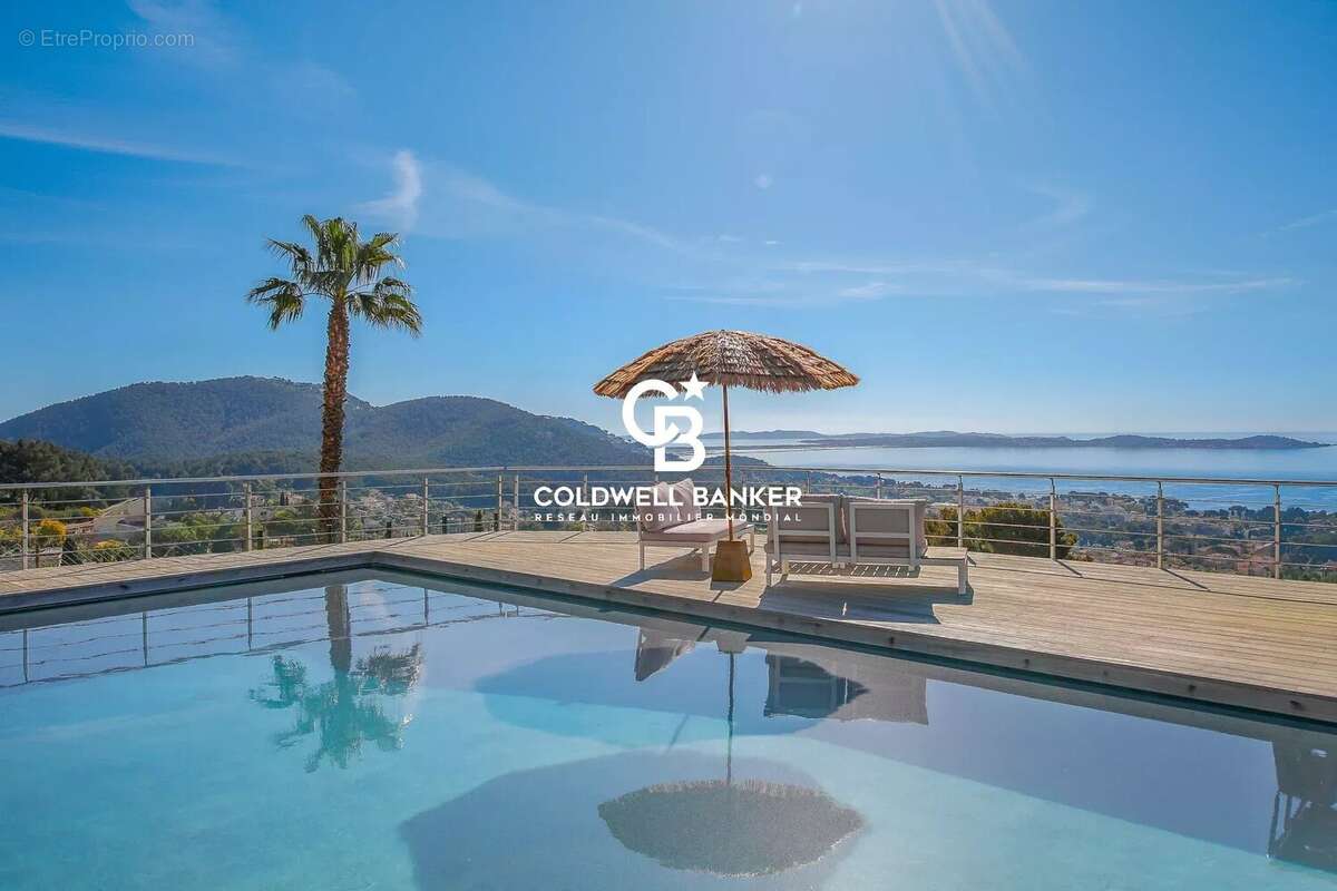 Maison à CARQUEIRANNE