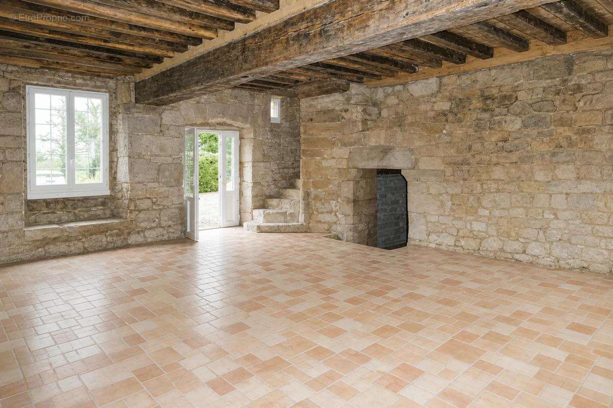 Maison à MAGNY-LE-DESERT
