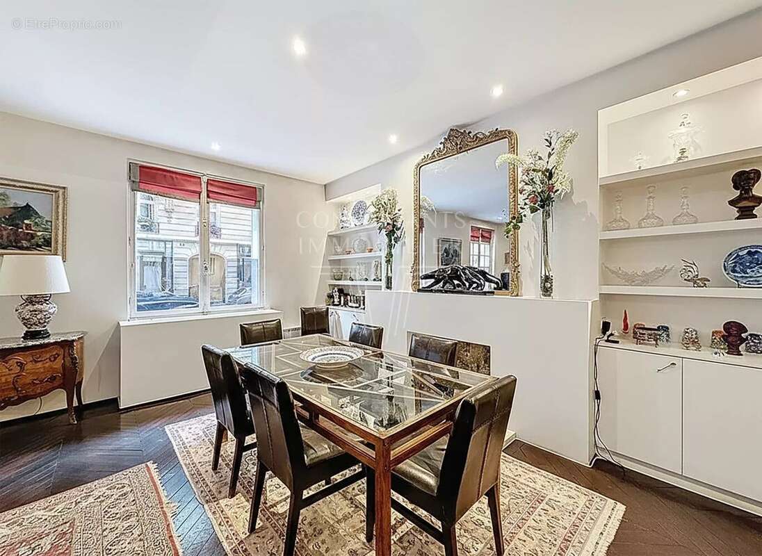 Appartement à PARIS-7E