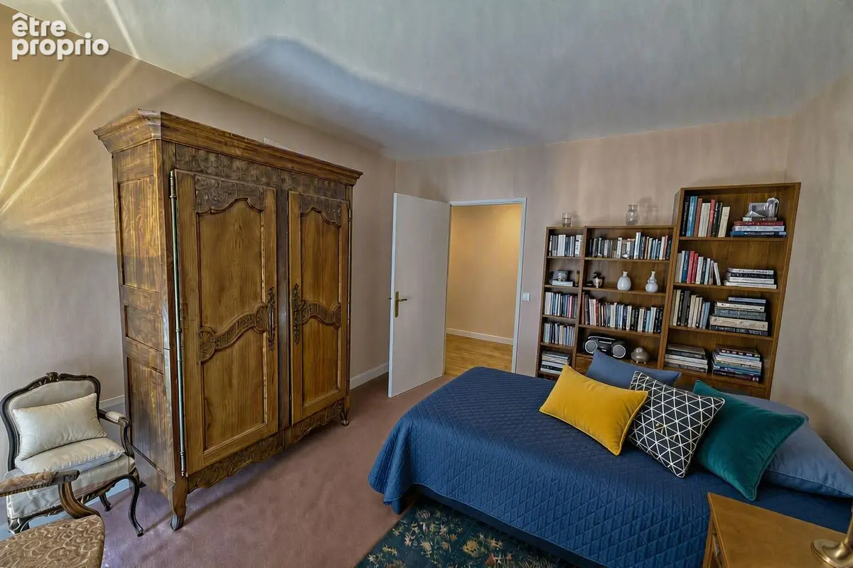 A vendre vaste  appartement à Saint Germain En Laye 5 pièce(s) 122.2 m2 - photo 7