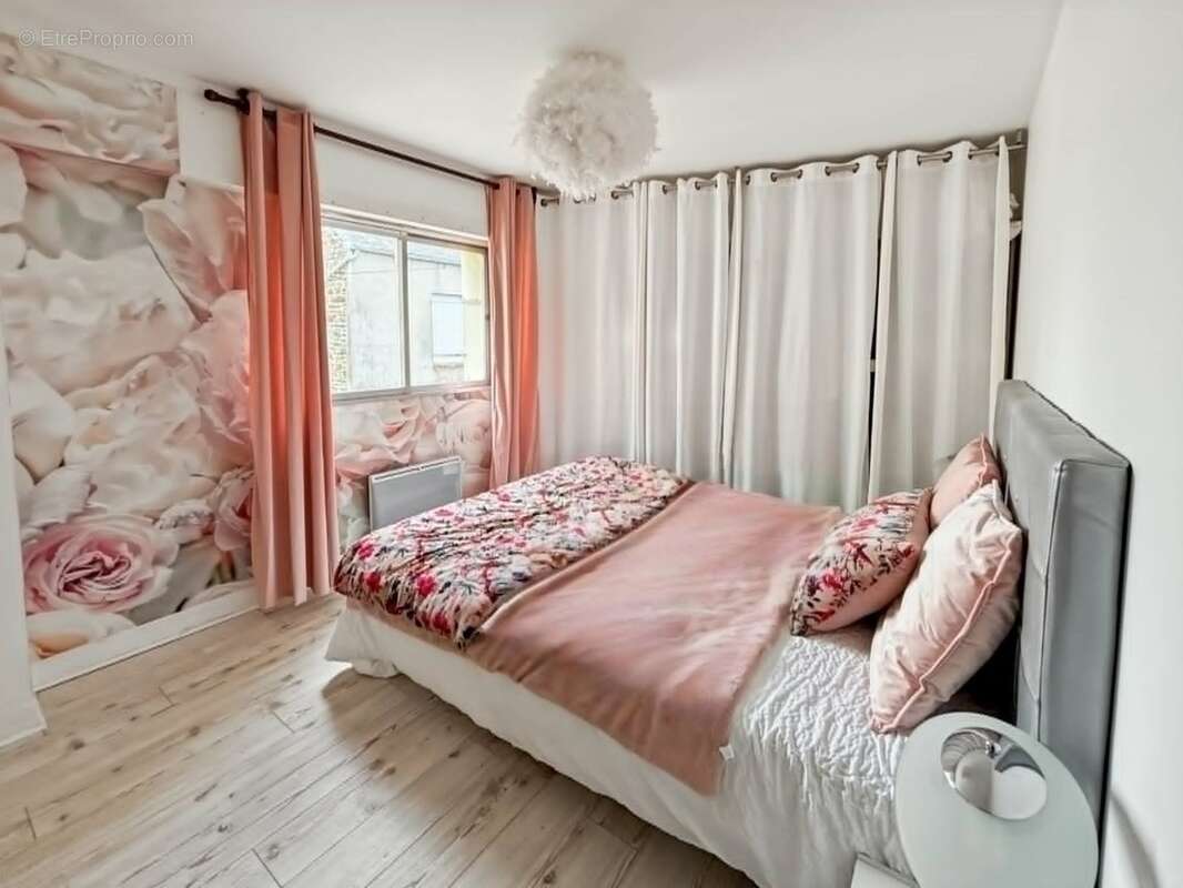 Maison de ville de 106,9 M² avec bel espace de vie, 3 chambres, terrasse et véranda au cœur de Granville ! - photo 6
