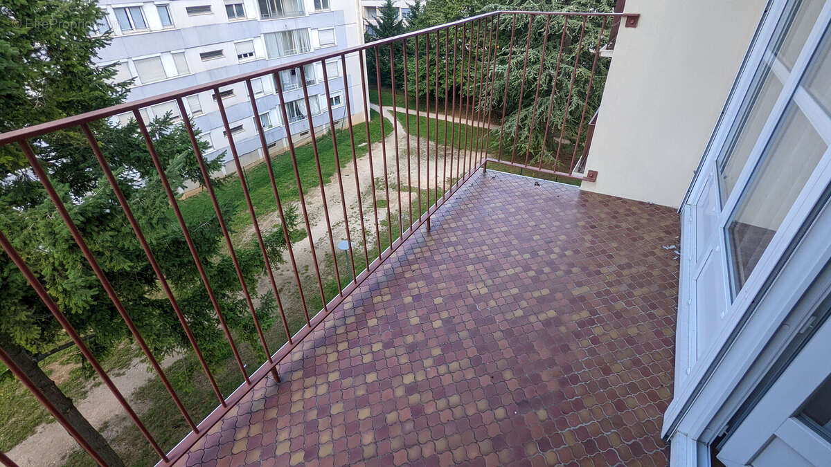 Appartement à CHENOVE