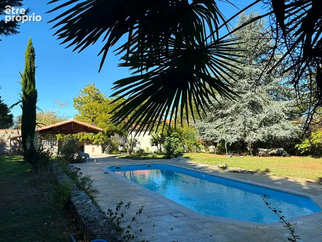 Longère de charme avec piscine, salle de réception et dépendances ? un véritable havre de paix ! - photo 13